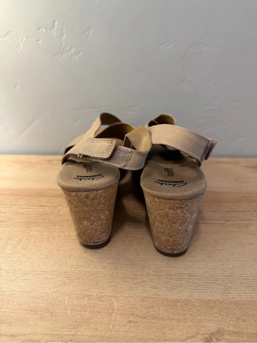Clarks Collection Cushion Soft Beige Cork Wedge Sandals Size 8.5